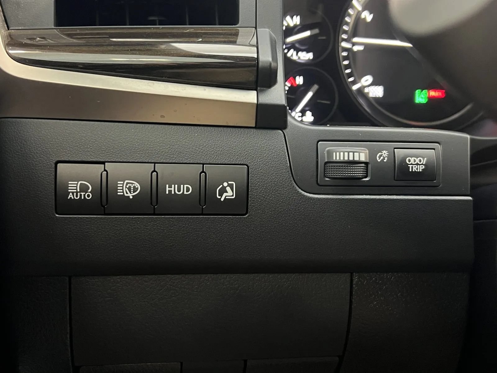 Used 2021 Lexus LX 570 4WD w/ Sport Package image 51