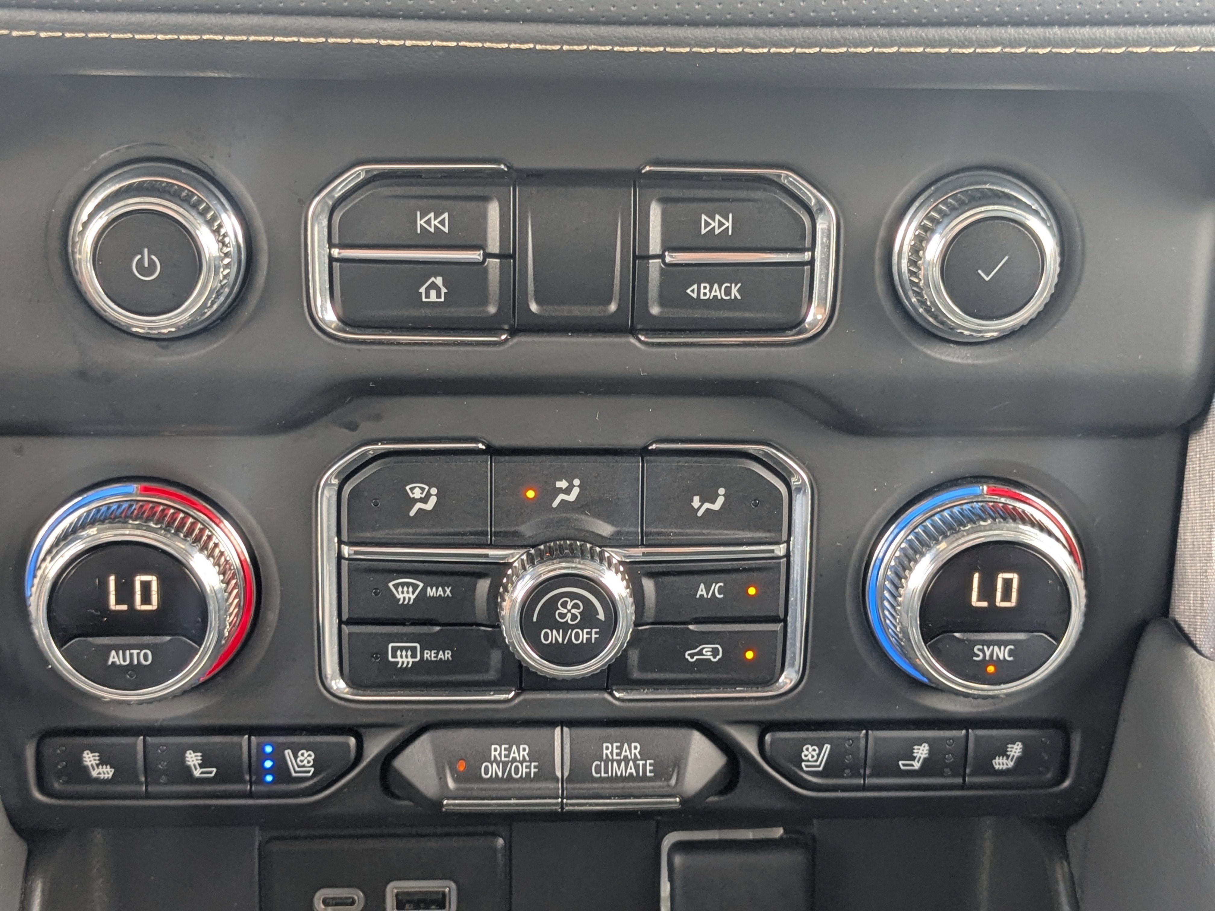 Used 2024 GMC Yukon SLT image 29