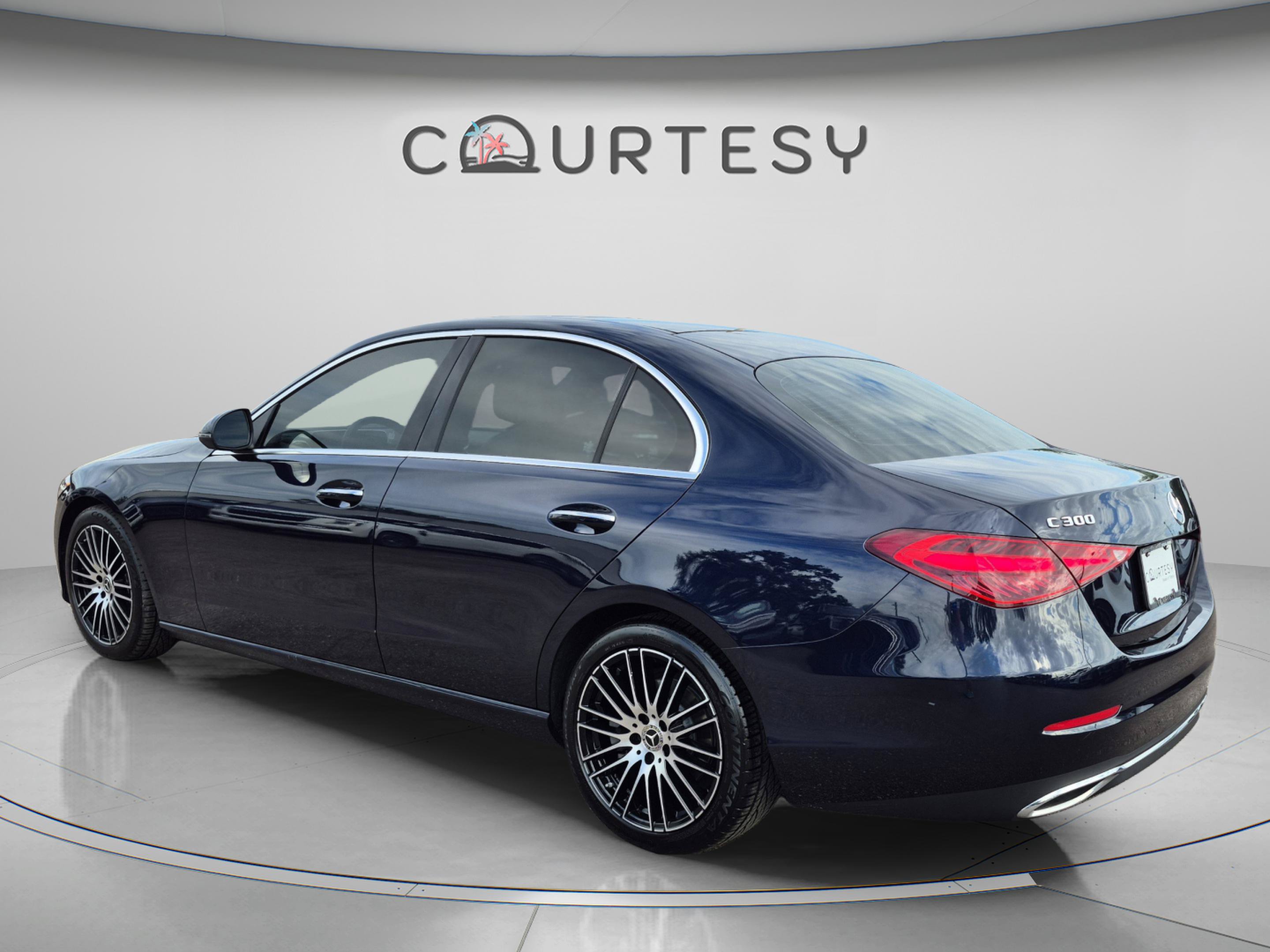 Used 2023 Mercedes-Benz C 300 4MATIC Sedan image 5