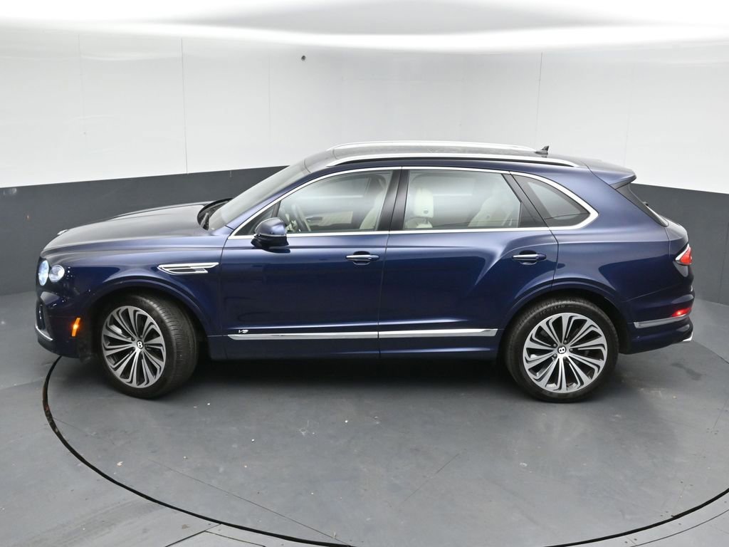 Used 2021 Bentley Bentayga image 47