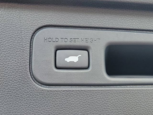 Certified 2025 Honda Pilot Touring image 12