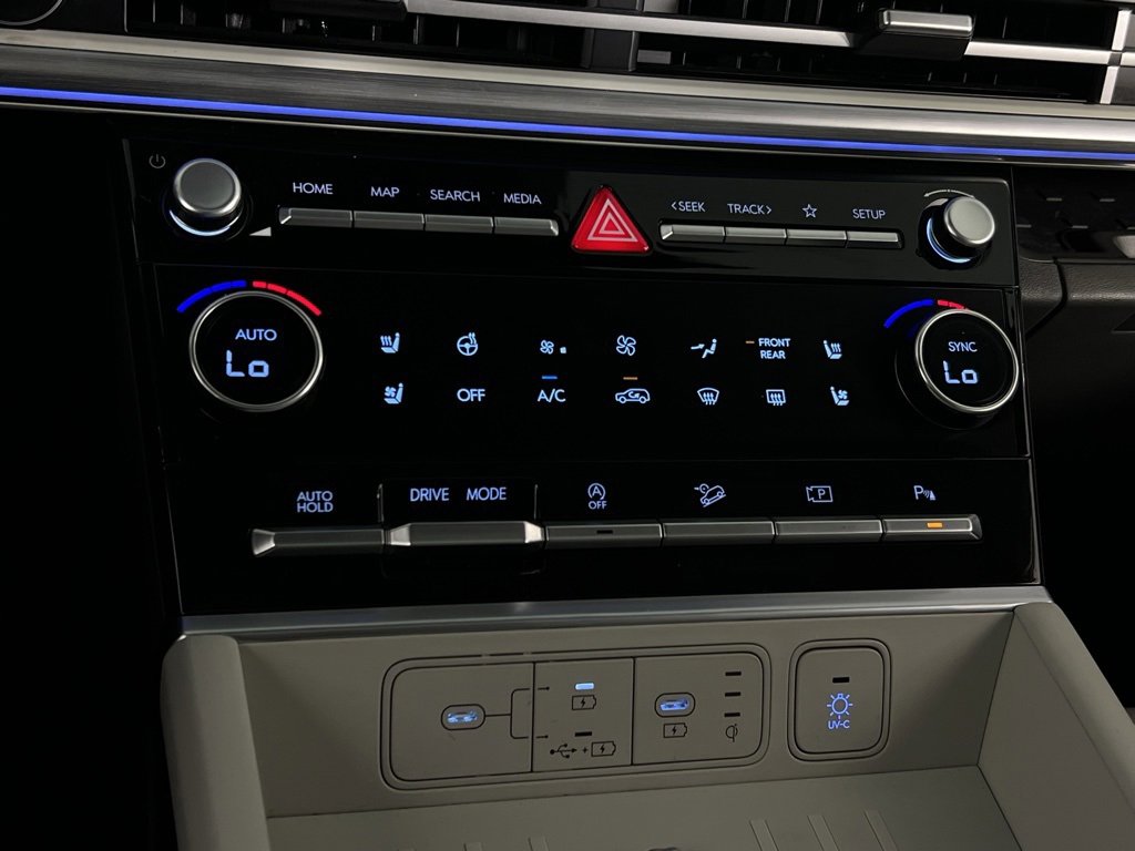 Used 2024 Hyundai Santa Fe Limited image 23