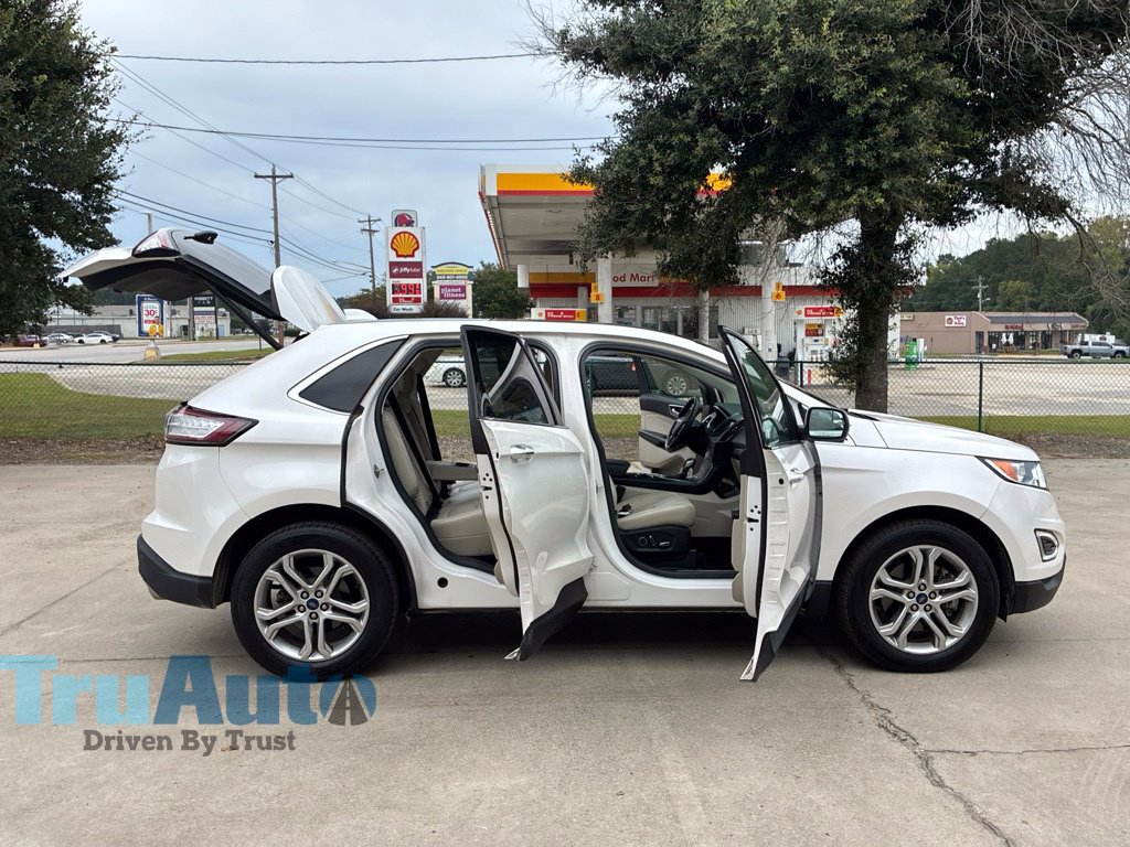 Used 2018 Ford Edge Titanium w/ Equipment Group 301A FWD image 19