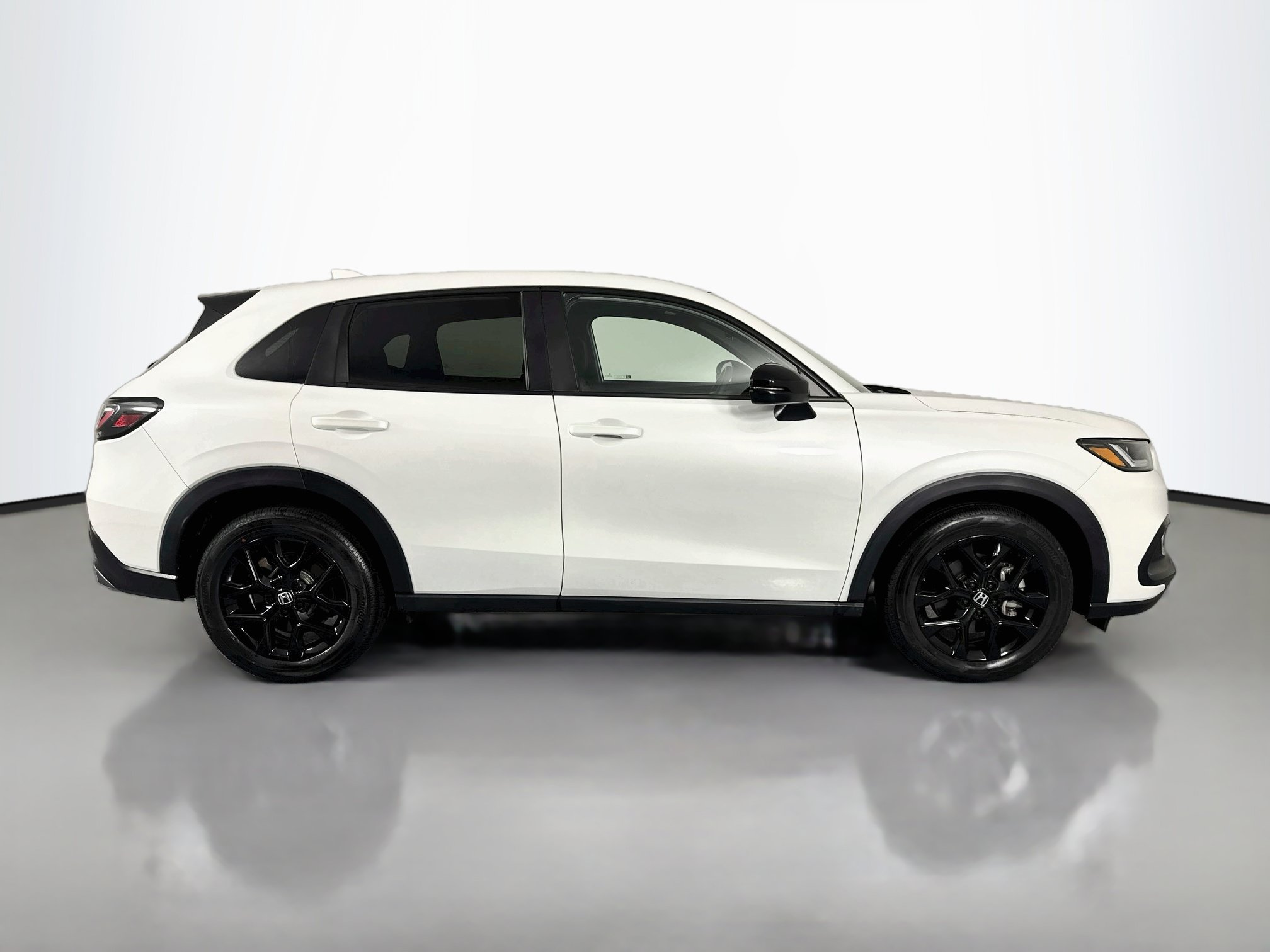 Certified 2025 Honda HR-V Sport image 4