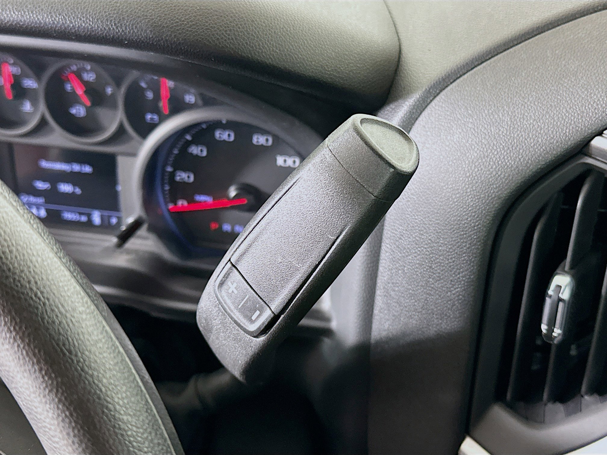Used 2025 Chevrolet Silverado 1500 Custom image 24