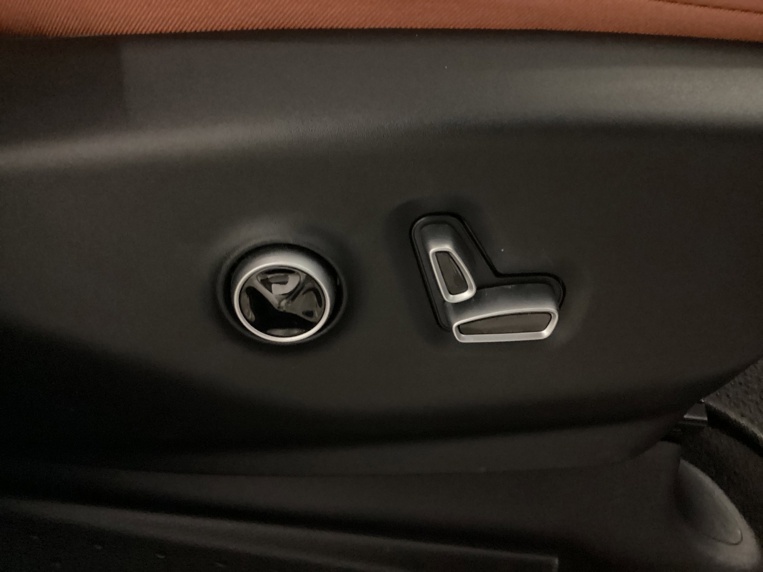 Used 2025 Chrysler Pacifica Pinnacle image 44