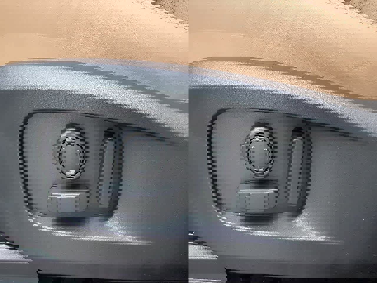 New 2026 Land Rover Defender 110 X-Dynamic SE image 17