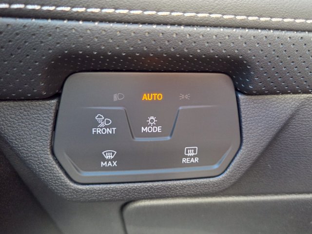 New 2026 Volkswagen Atlas Cross Sport SE FWD image 25