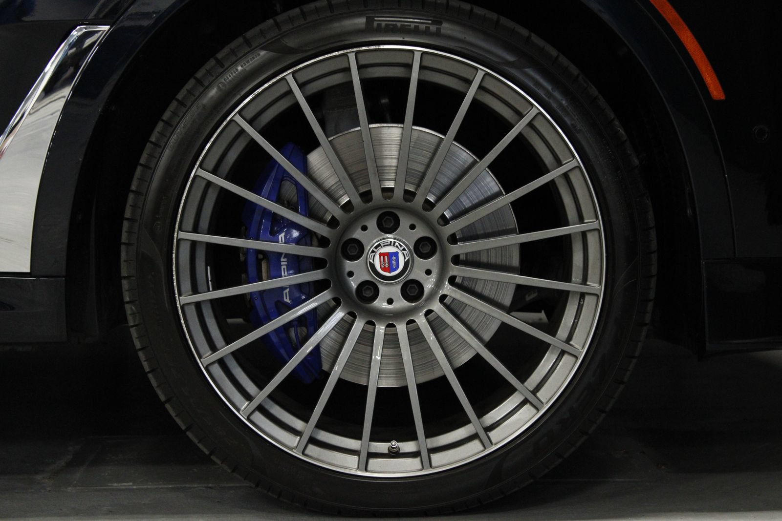 Used 2024 BMW ALPINA XB7 AWD/4WD image 9