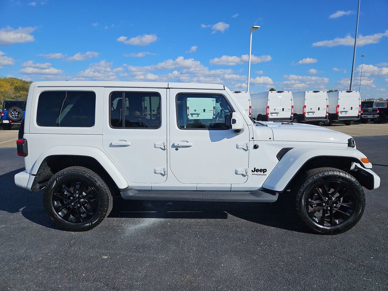 Used 2021 Jeep Wrangler Unlimited Sahara image 8