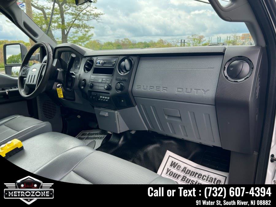 Used 2013 Ford F550 4x4 Crew Cab Super Duty w/ Payload Upgrade Pkg image 18