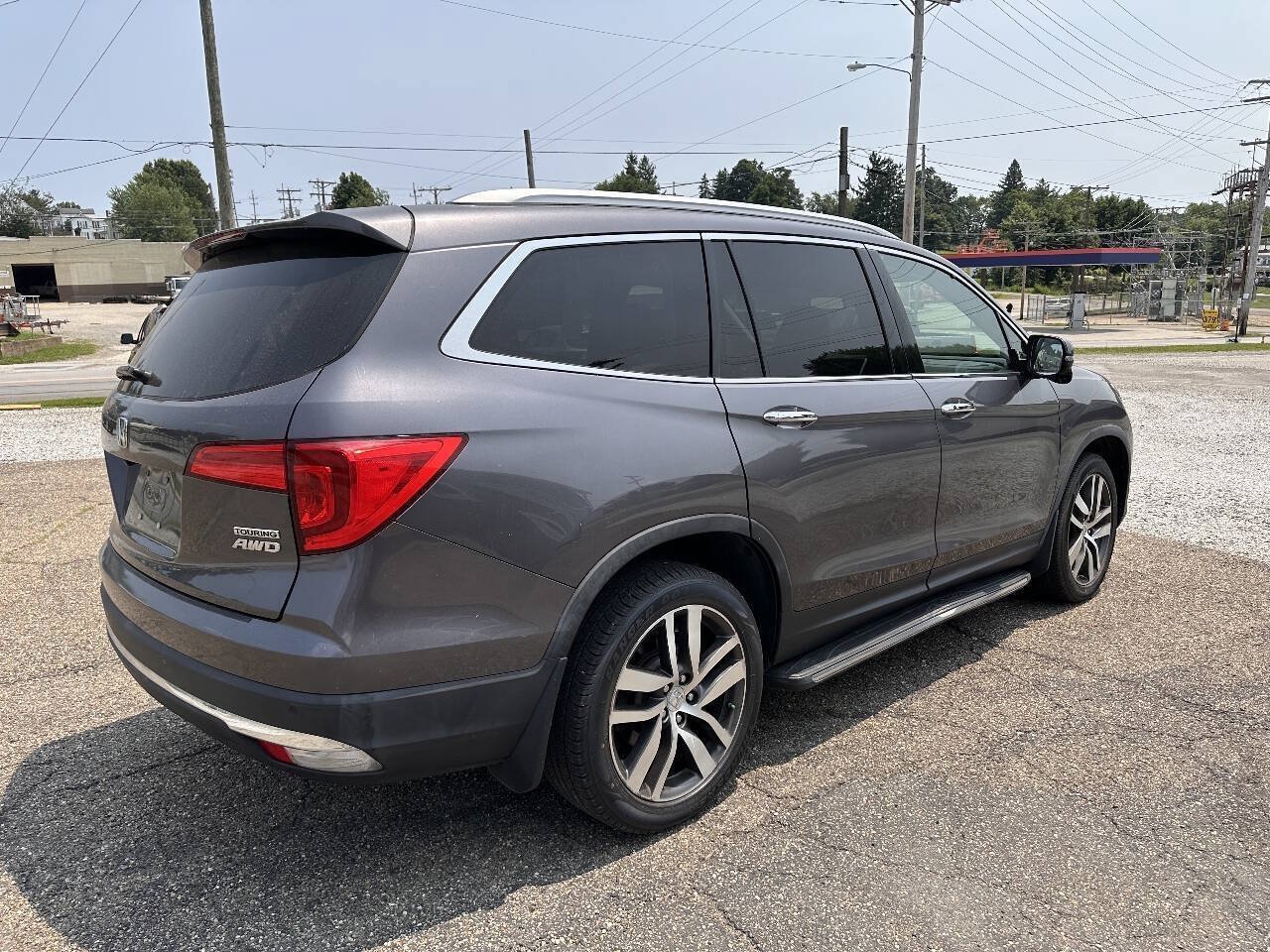 Used 2017 Honda Pilot Touring image 3