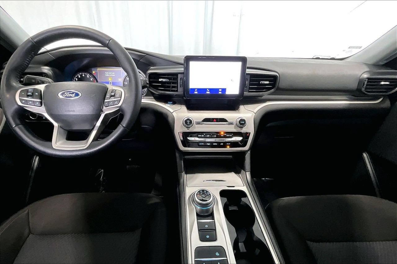 Certified 2023 Ford Explorer XLT RWD image 15