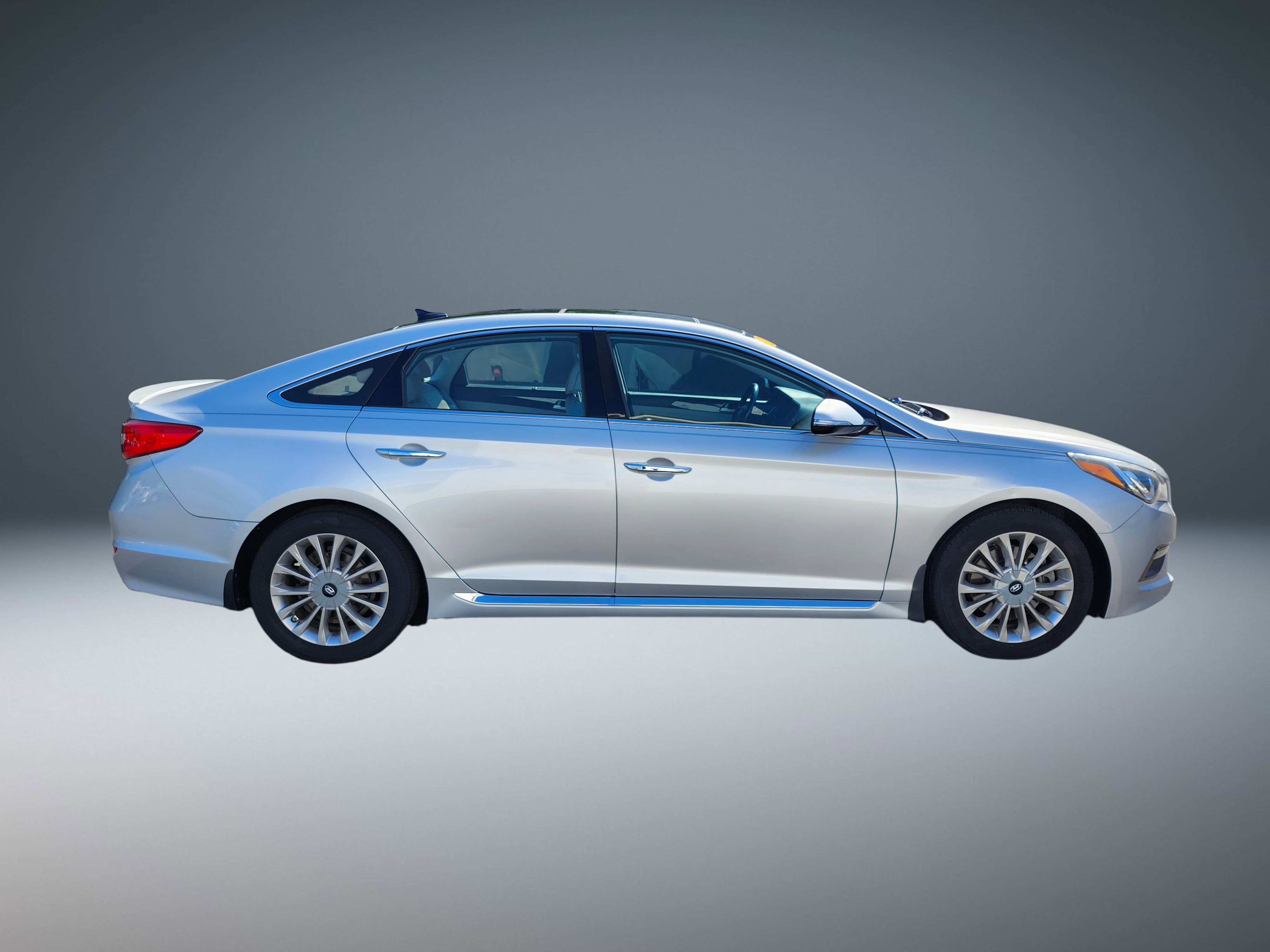 Used 2015 Hyundai Sonata Limited w/ Option Group 06 FWD image 2