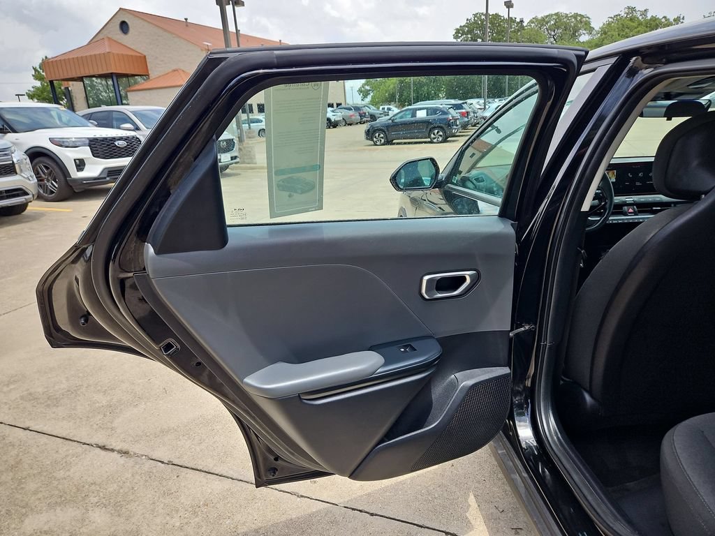 Used 2025 Kia K4 FWD image 27