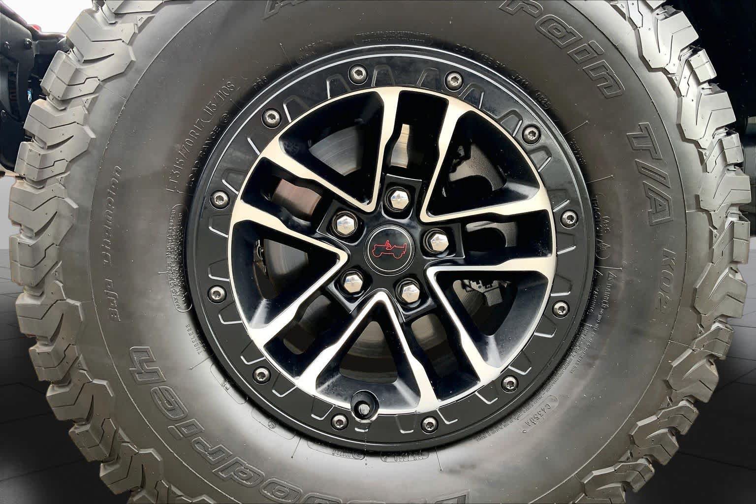 Used 2025 Jeep Wrangler Unlimited Rubicon AWD/4WD image 11