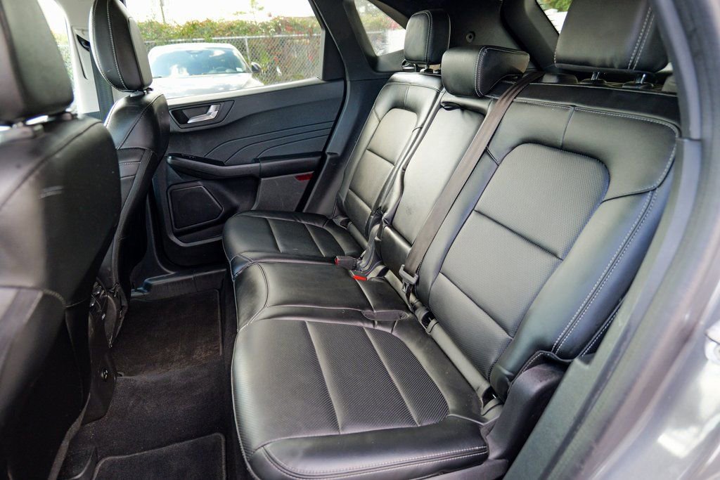 Used 2022 Ford Escape SEL w/ Technology Package image 27