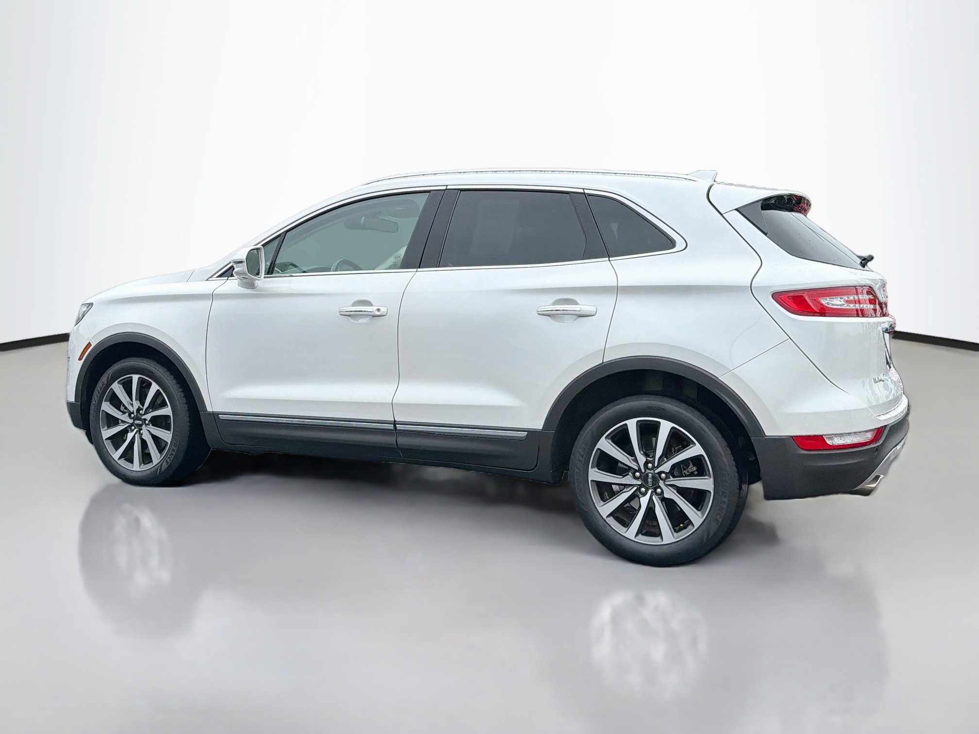 Used 2019 Lincoln MKC Reserve w/ MKC Climate Package AWD/4WD image 4
