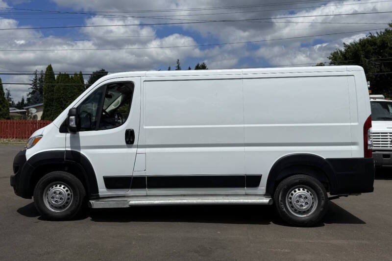 Used 2025 RAM ProMaster 2500 w/ U-Haul Equipment Group FWD image 3