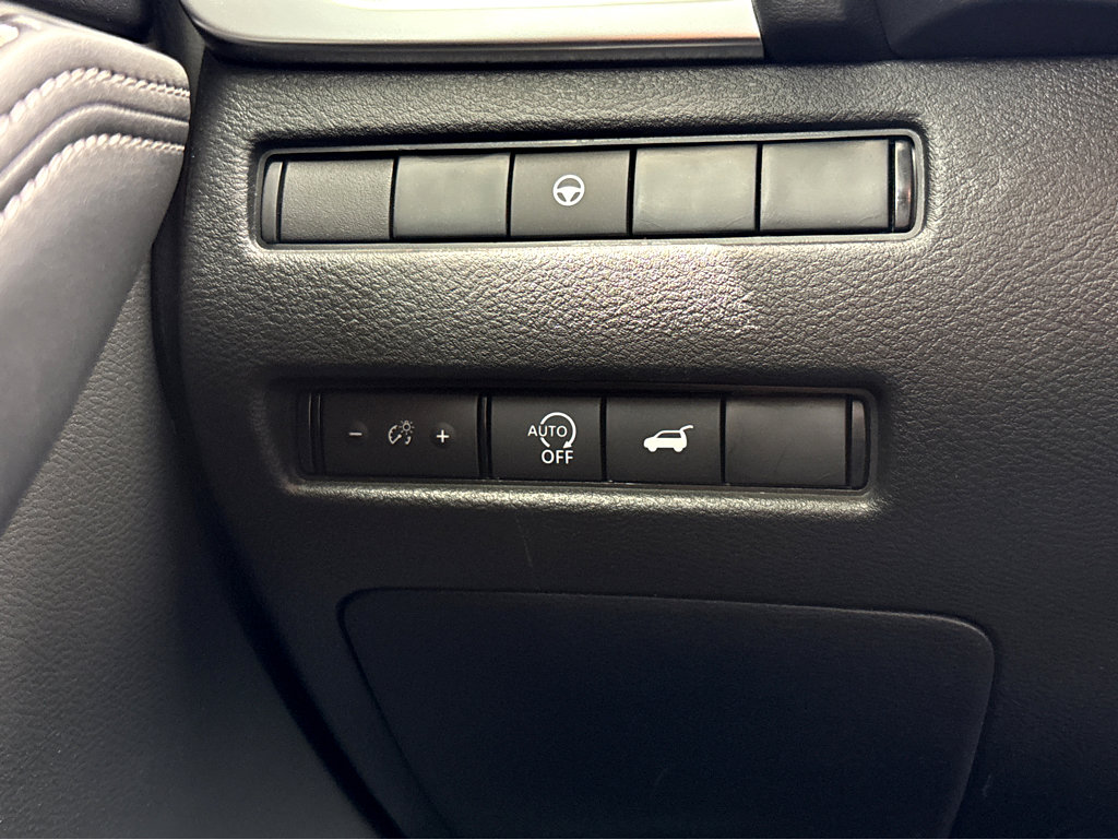 Used 2026 Nissan Rogue SV w/ Cold Weather Package FWD image 15