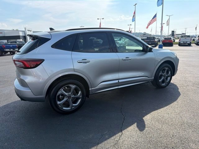 Used 2024 Ford Escape ST-Line w/ Tech Pack #1 AWD/4WD image 4