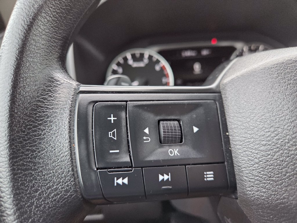 Used 2026 Nissan Rogue S FWD image 13