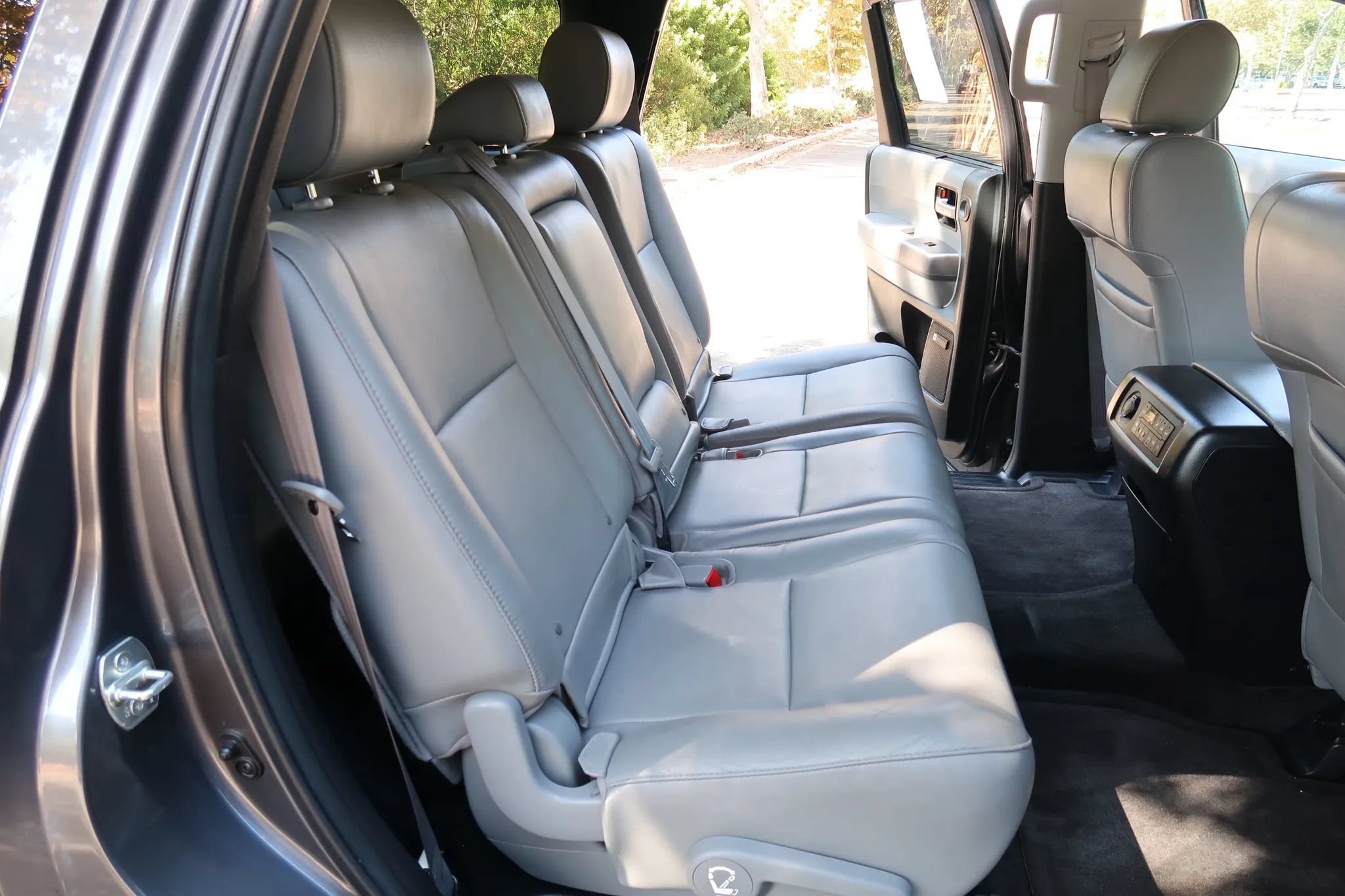 Used 2013 Toyota Sequoia Limited AWD/4WD image 22