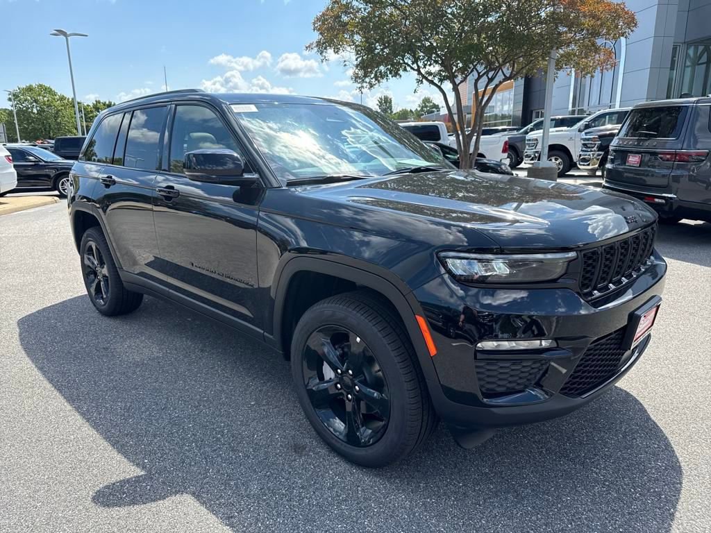 New 2025 Jeep Grand Cherokee Limited w/ Black Appearance Package image 8