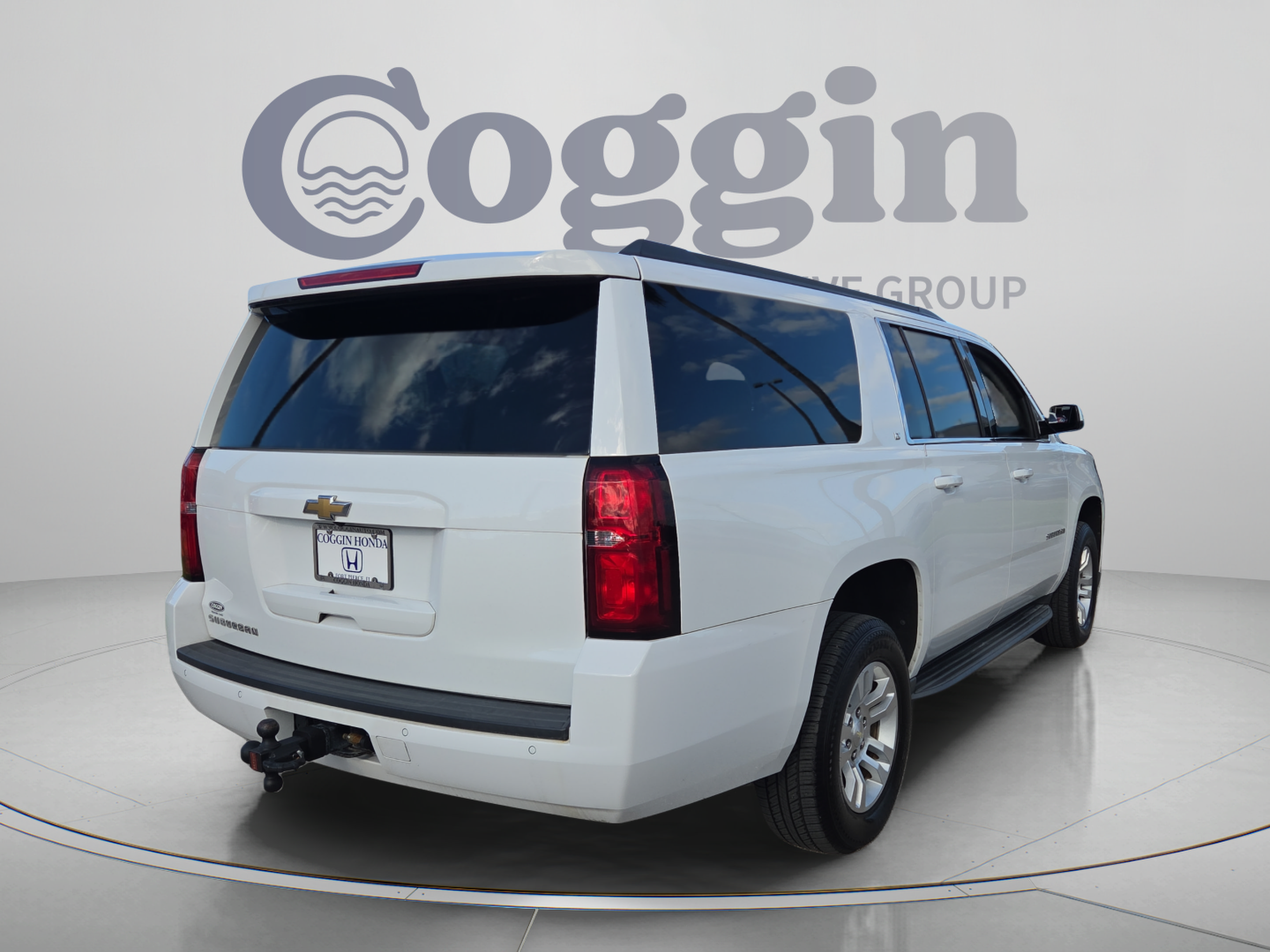 Used 2018 Chevrolet Suburban LT RWD image 5