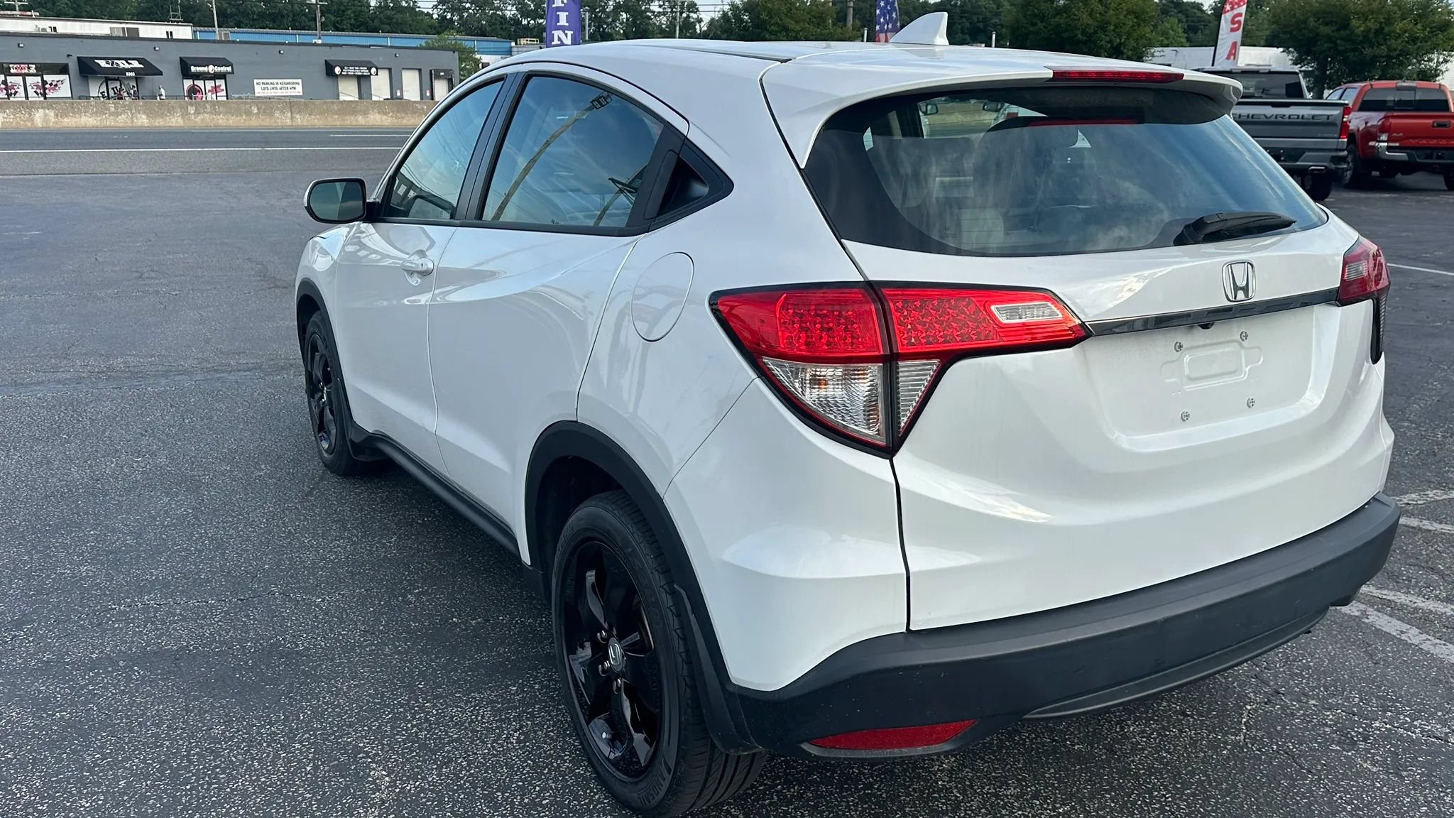 Used 2022 Honda HR-V LX image 6