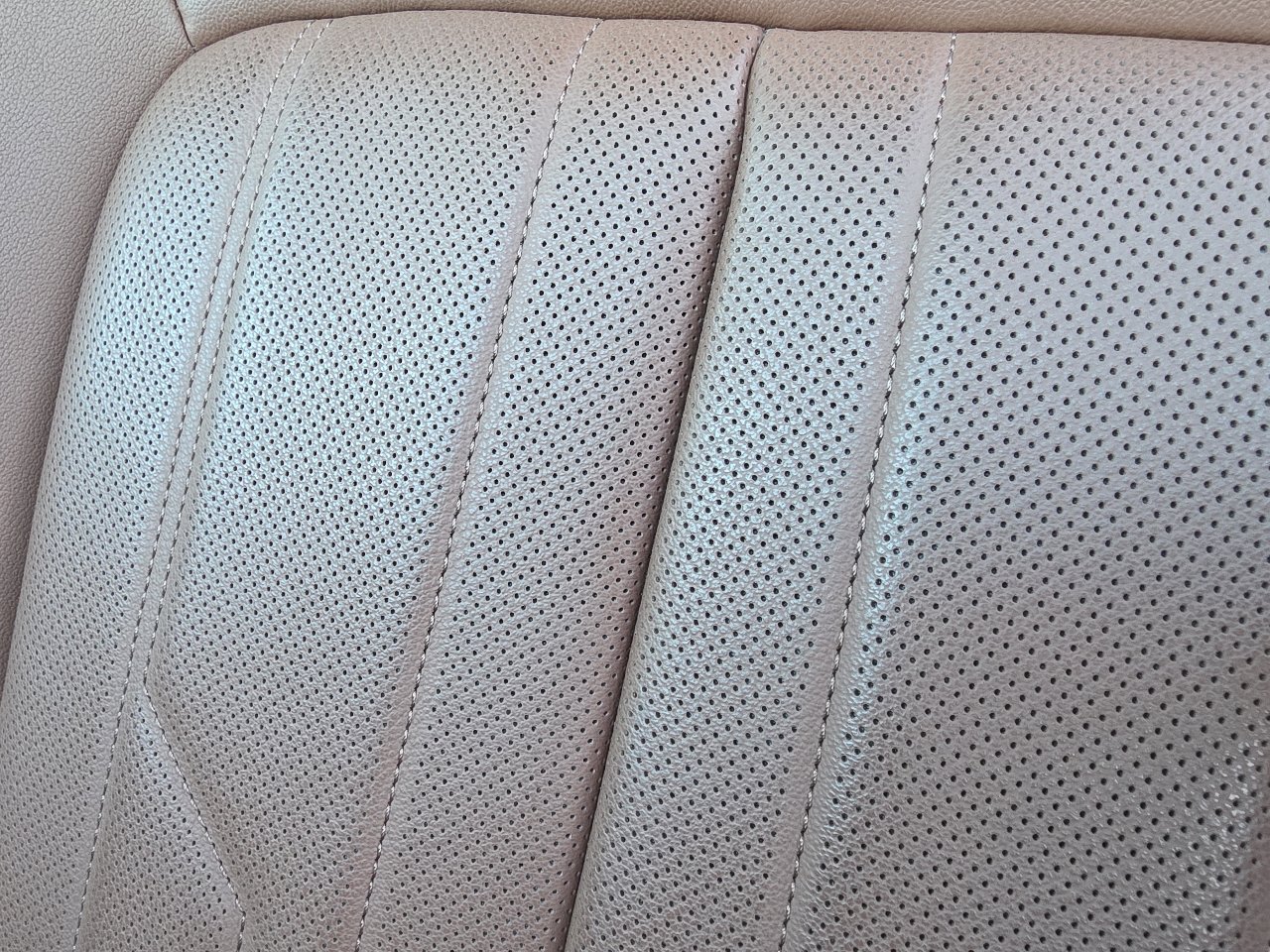 Used 2024 Audi Q8 e-tron Premium Plus w/ Premium Plus Package image 41