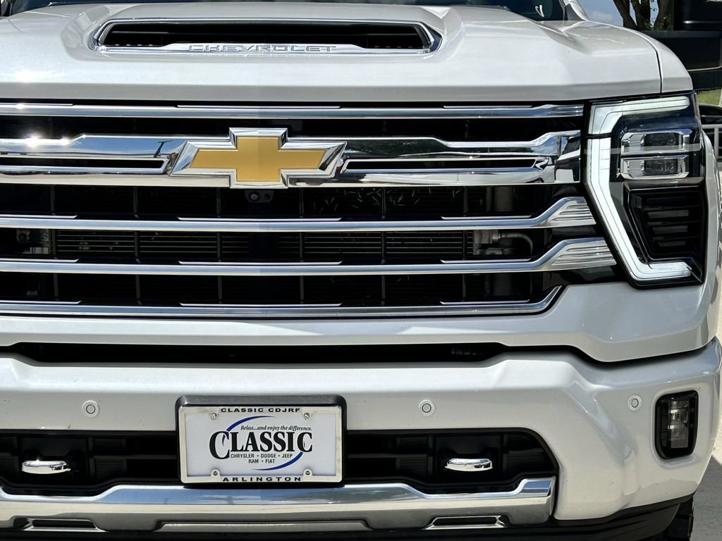 Used 2024 Chevrolet Silverado 3500 High Country w/ High Country Premium Package AWD/4WD image 10