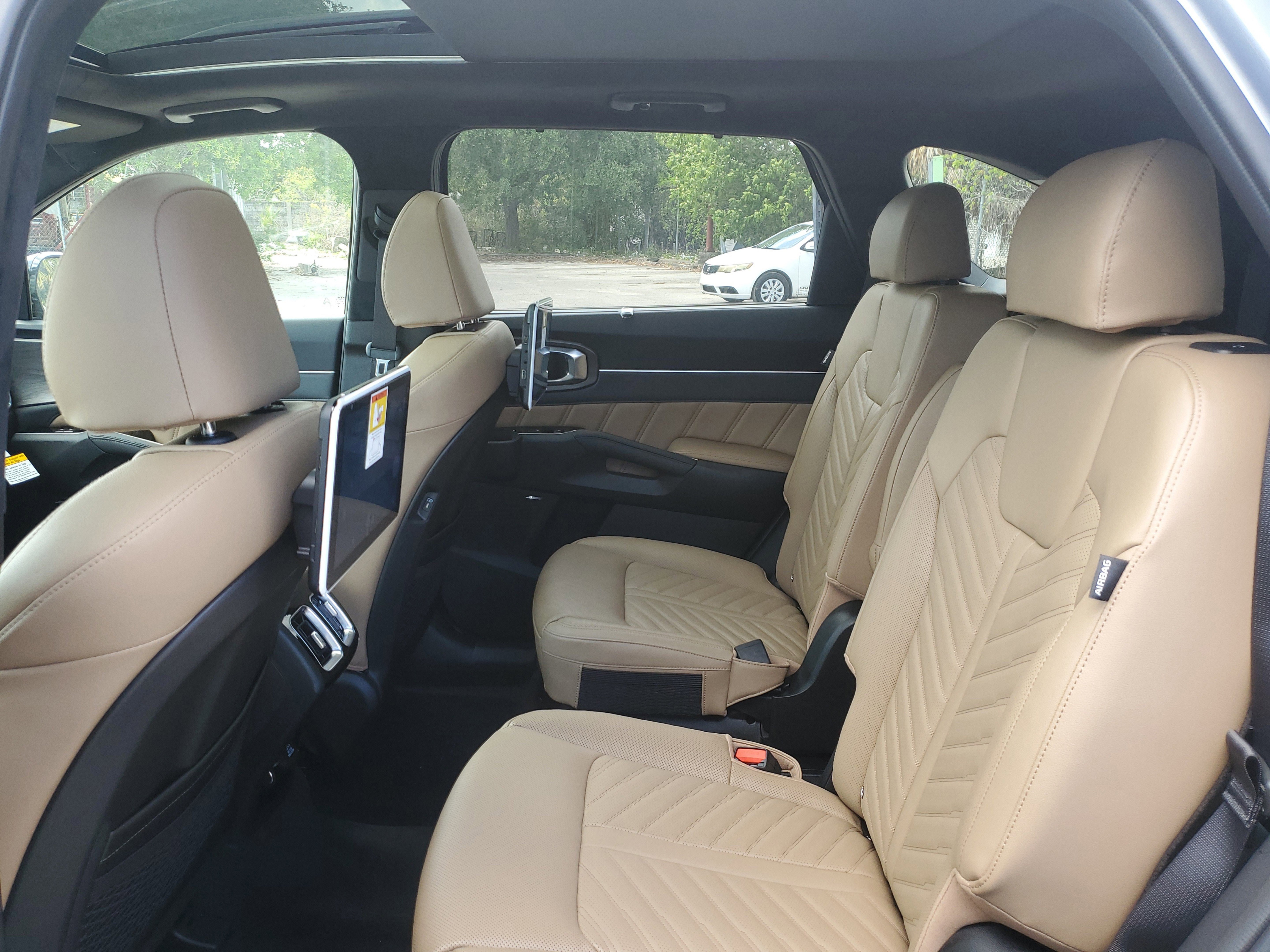 New 2025 Kia Sorento SX Prestige w/ Olive Brown Leather Package image 12