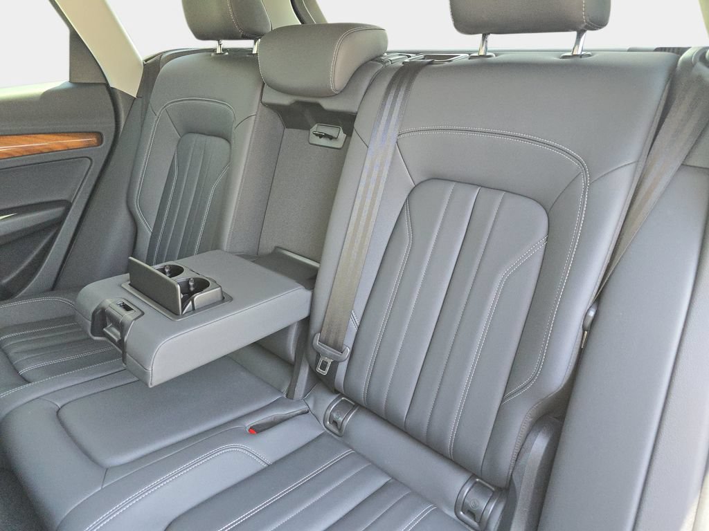 Used 2023 Audi Q5 2.0T Premium w/ Convenience Package AWD/4WD image 17