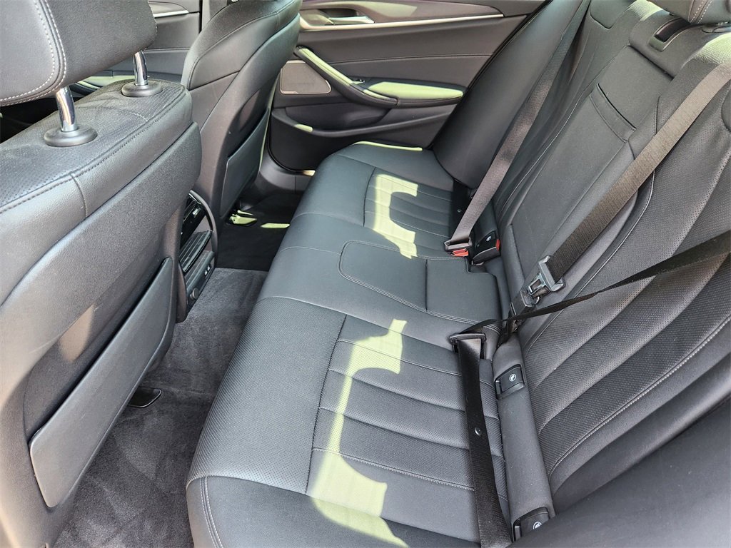 Used 2022 BMW 540i xDrive w/ Premium Package image 31