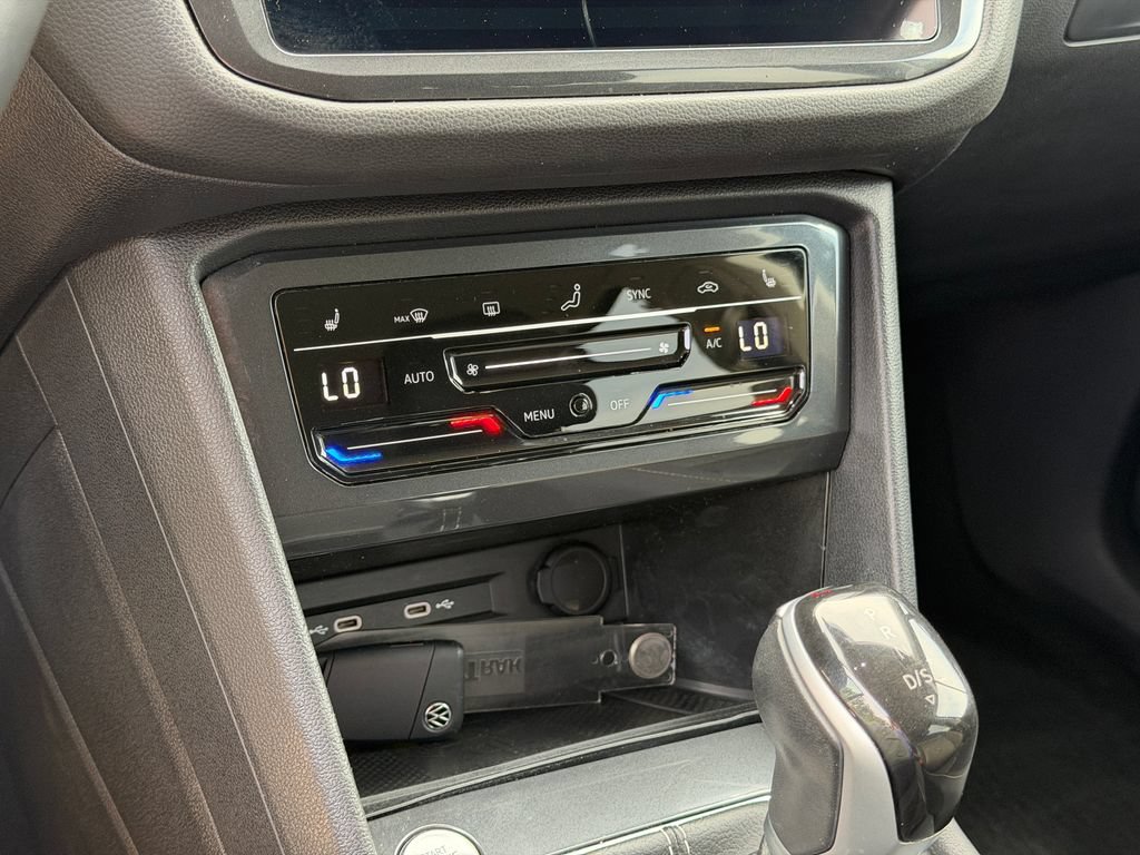Certified 2023 Volkswagen Tiguan SE FWD image 19