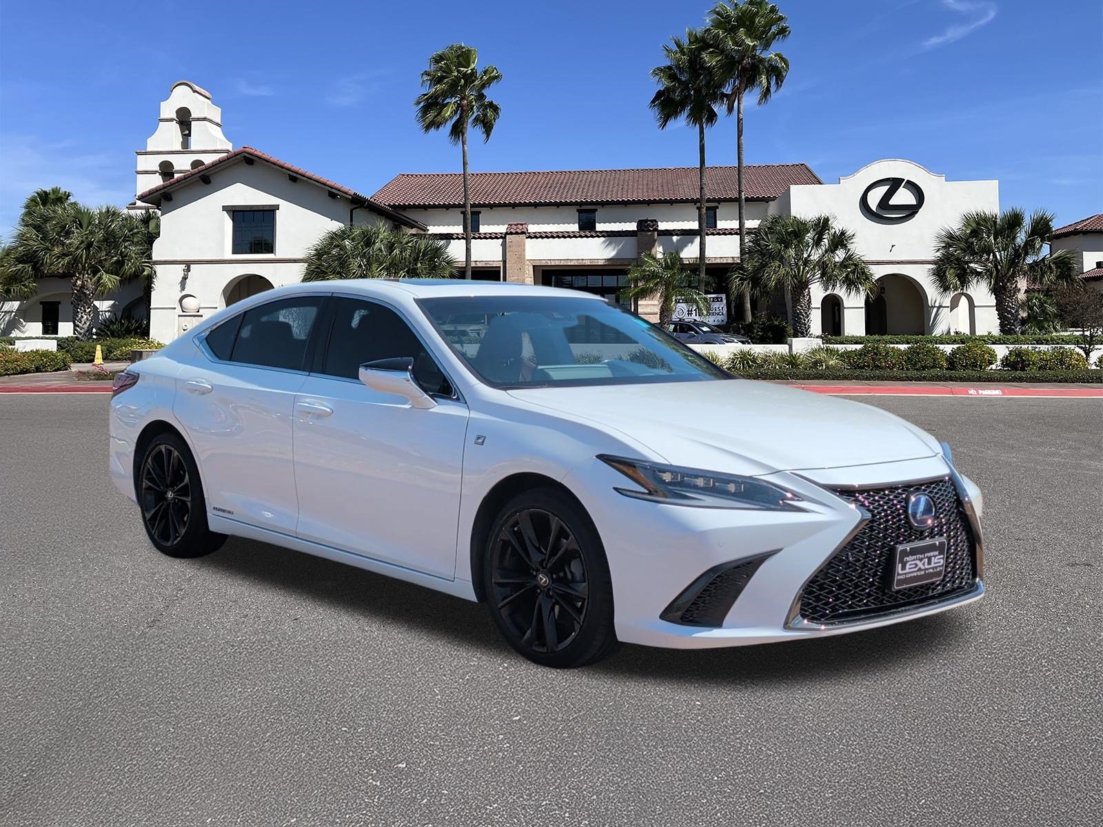 Certified 2022 Lexus ES 300h F Sport w/ Accessory Package 2