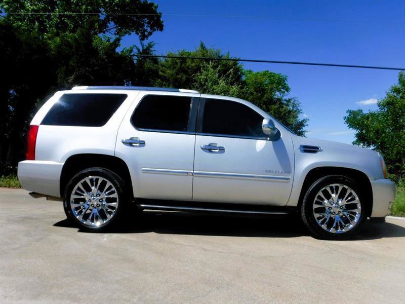 Used 2011 Cadillac Escalade Luxury AWD/4WD image 5