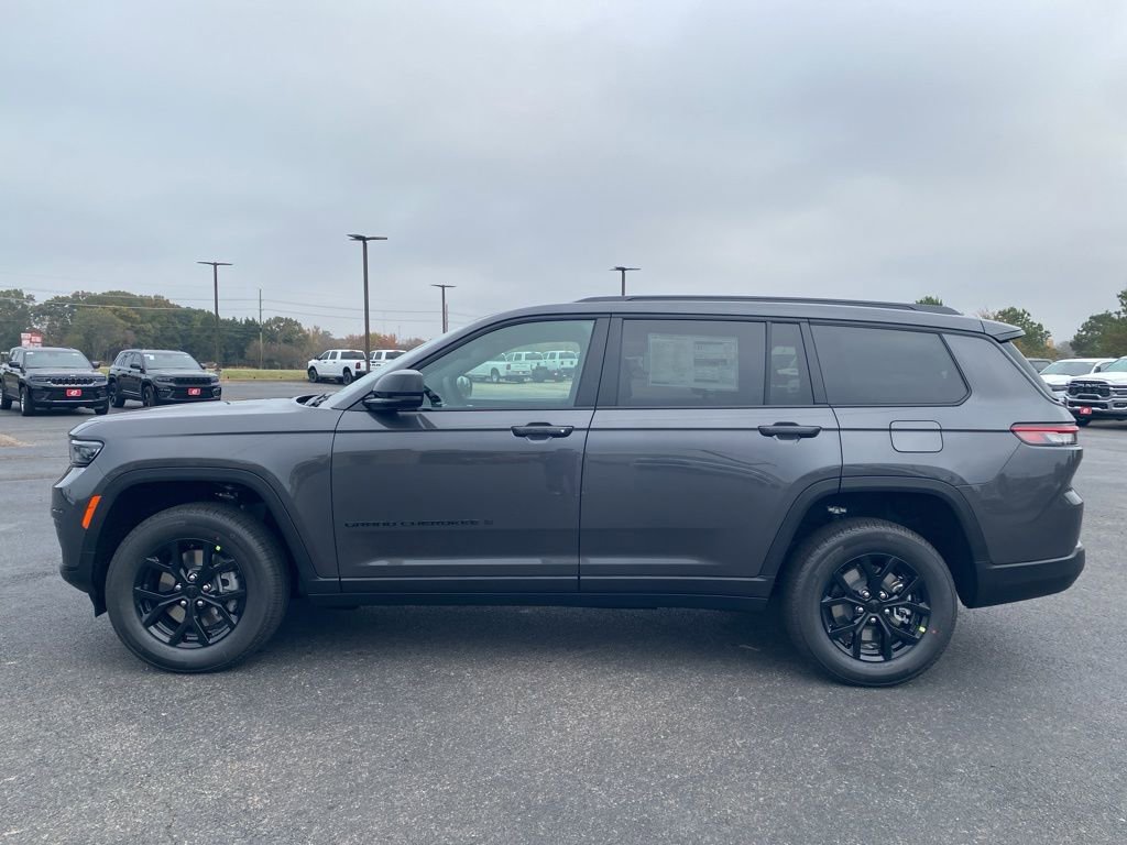 New 2025 Jeep Grand Cherokee L Altitude image 4