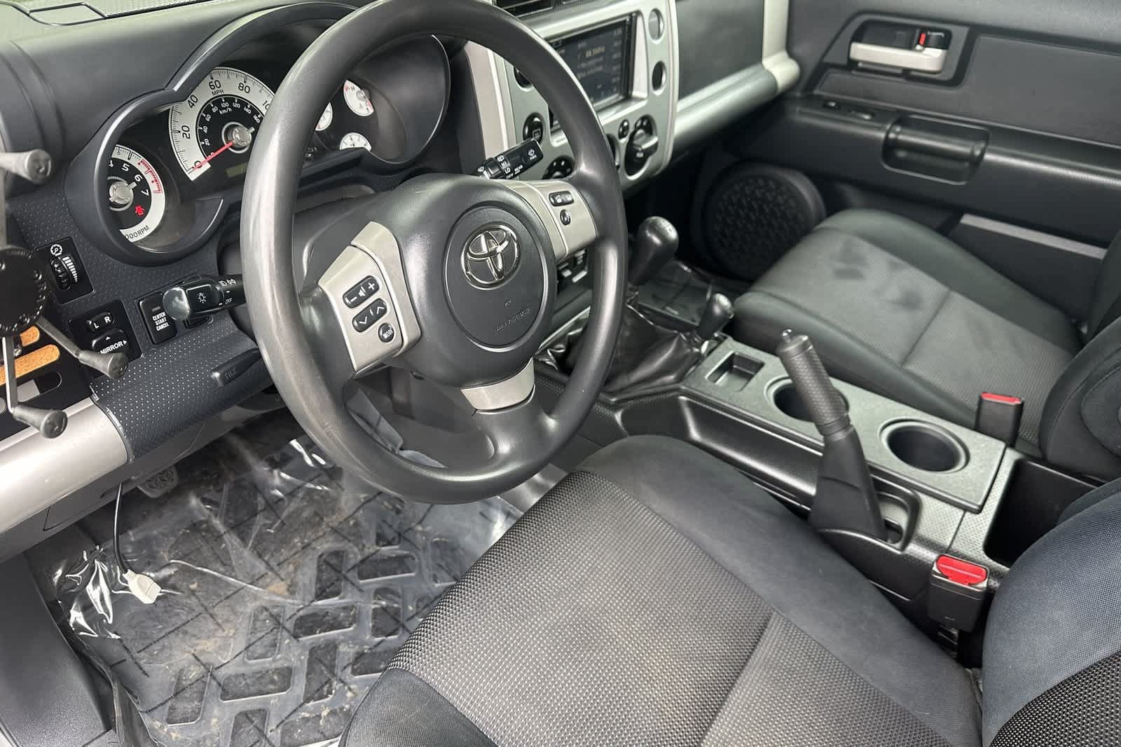 Used 2011 Toyota FJ Cruiser 4WD w/ Convenience Pkg image 11