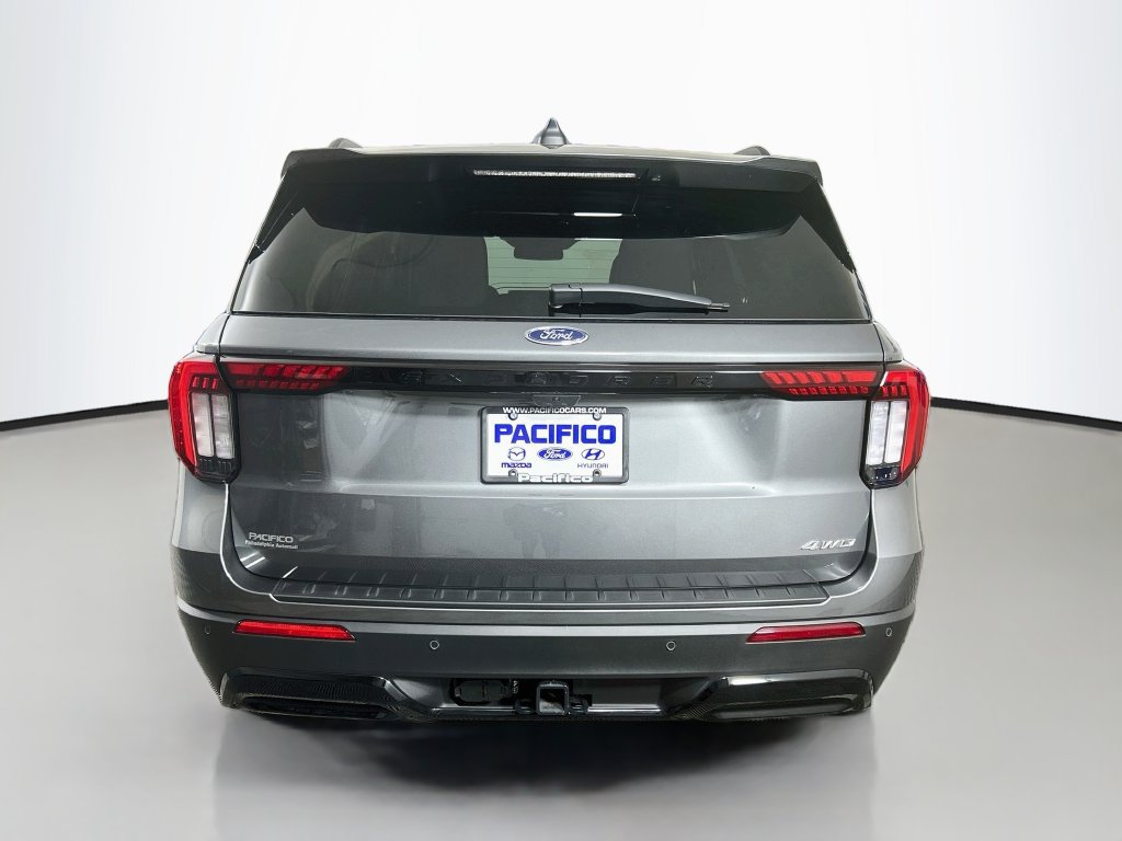 Used 2026 Ford Explorer ST-Line w/ ST-Line Street Pack AWD/4WD image 9
