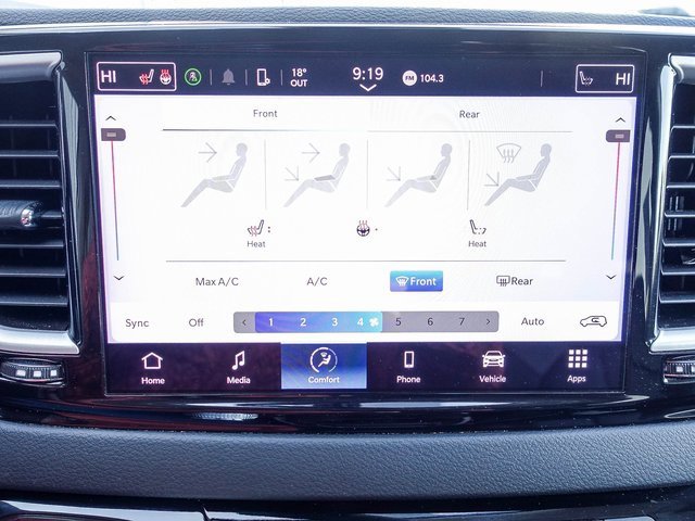 Used 2023 Chrysler Pacifica Touring-L image 3