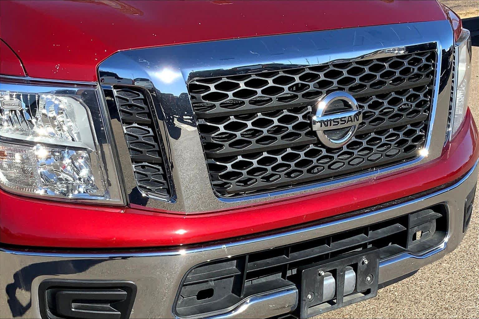 Used 2017 Nissan Titan SV RWD image 29