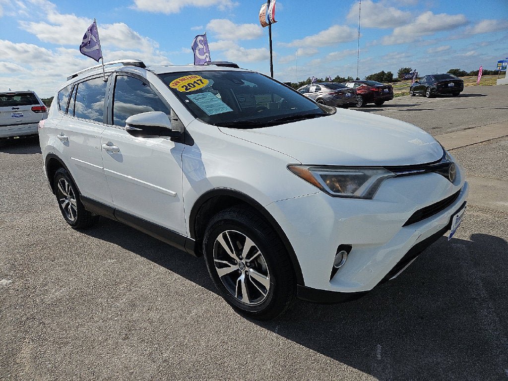 Used 2017 Toyota RAV4 XLE FWD image 10