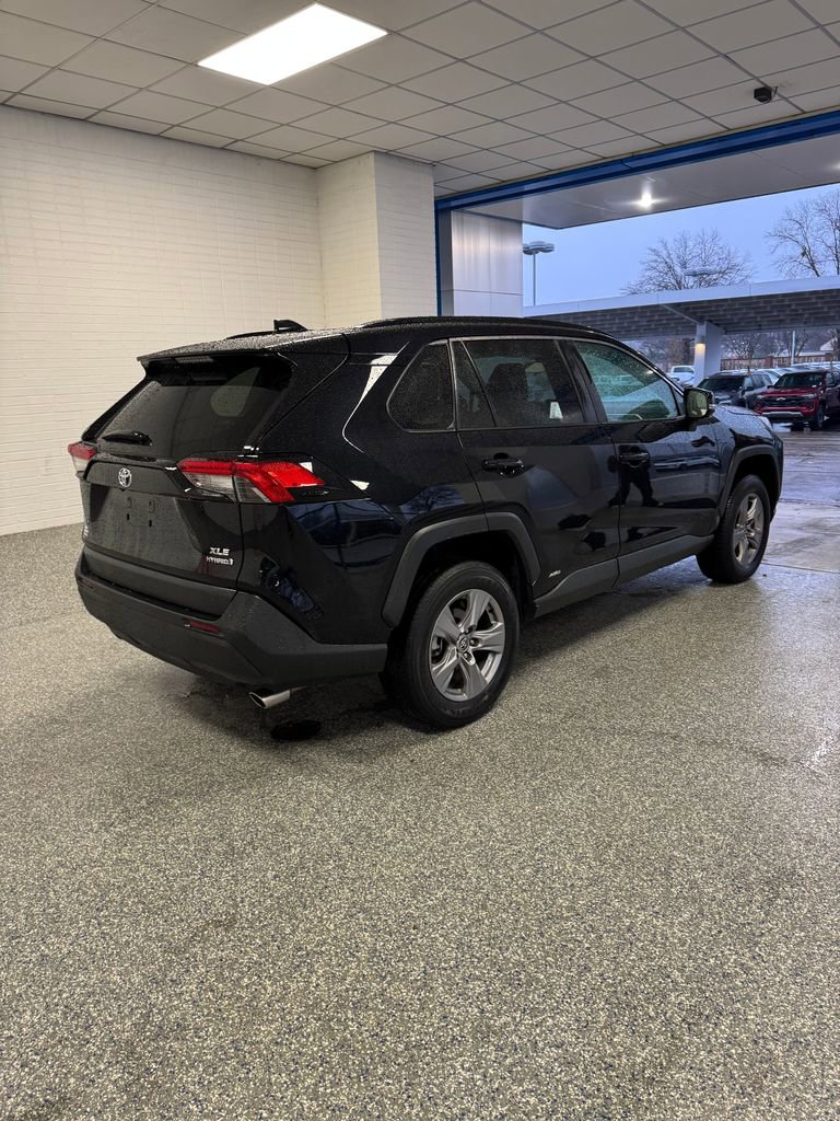 Used 2023 Toyota RAV4 XLE image 7