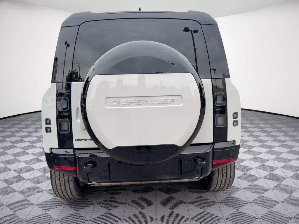 Certified 2026 Land Rover Defender 110 X-Dynamic SE AWD/4WD image 11