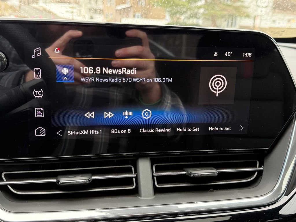 New 2026 Chevrolet Trax RS w/ Sunroof Package image 48