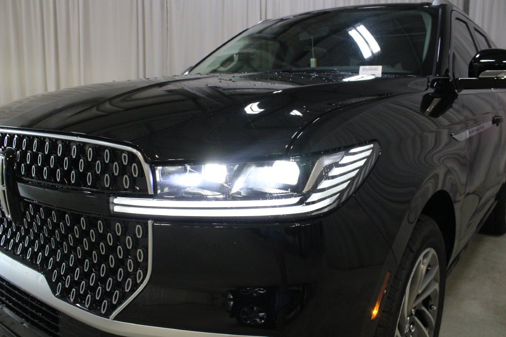 New 2027 Lincoln Navigator Reserve AWD/4WD image 35