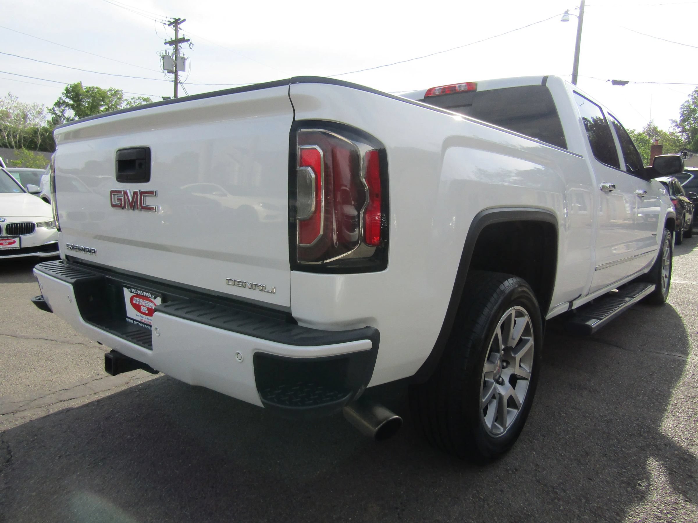 Used 2017 GMC Sierra 1500 Denali AWD/4WD image 7
