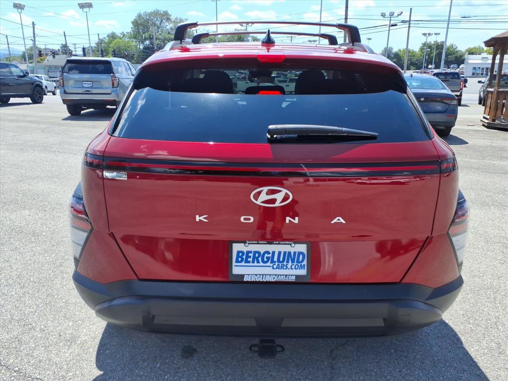 Used 2024 Hyundai Kona SEL FWD image 5